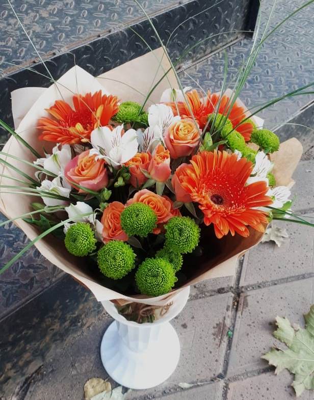 Букет цветов из: Герберы, Хризантемы, Альстромерии и Розы в Гурьевске Калининградской области
