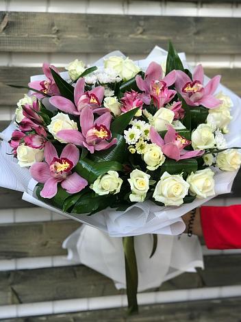 Букет цветов из: Розы и Хризантемы в Гурьевске Калининградской области