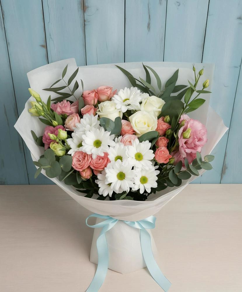 Букет цветов из: Розы, Лизиантусы и Хризантемы в Гурьевске Калининградской области