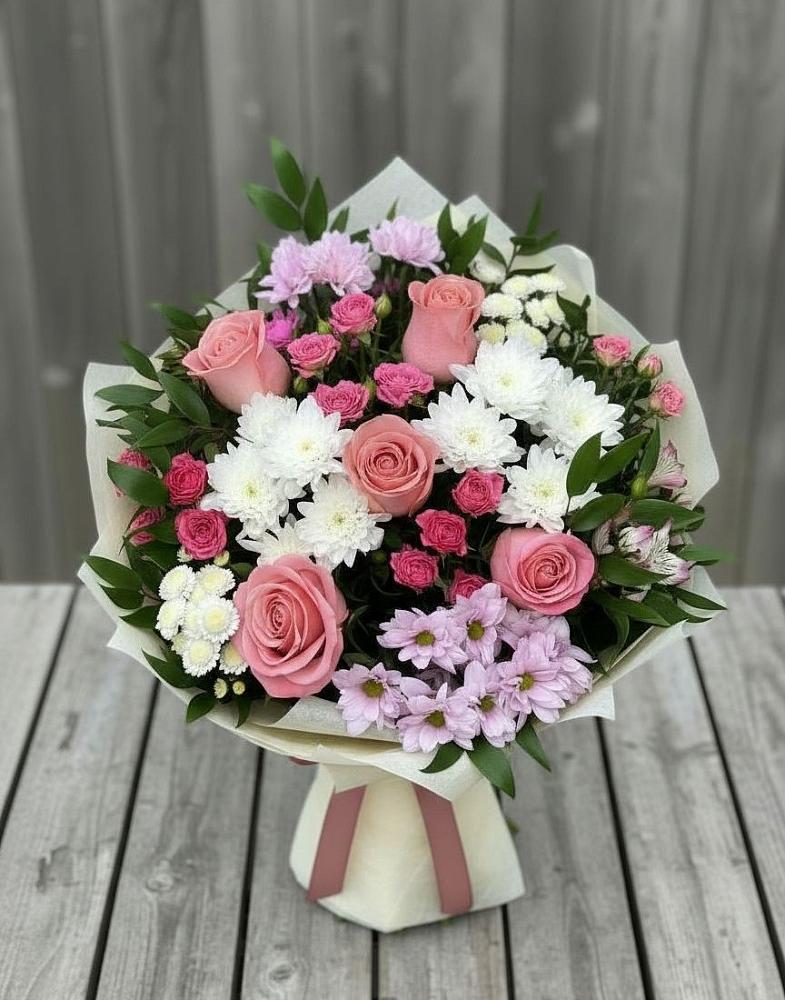 Букет цветов из: Альстромерии, Гвоздики, Розы и Хризантемы в Гурьевске Калининградской области