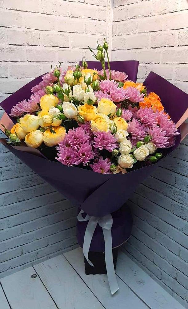 Букет цветов из: Хризантемы и Розы в Гурьевске Калининградской области
