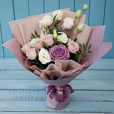 Букет цветов из:  Розы и Лизиантусы в Гурьевске Калининградской области