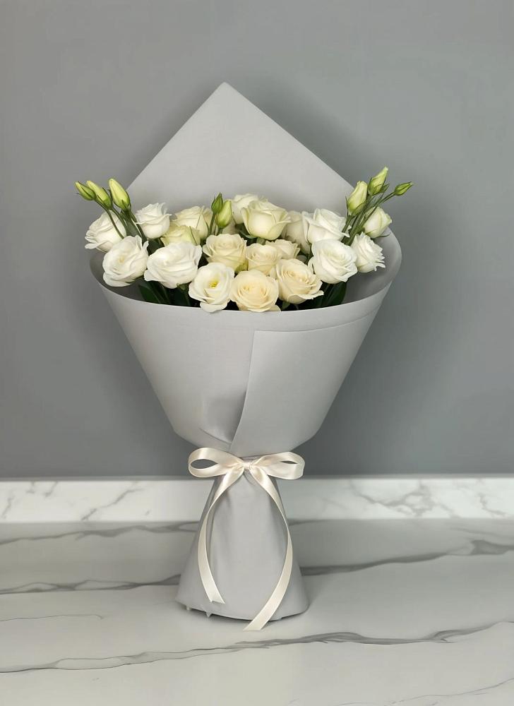 Букет цветов из: Розы и Лизиантусы в Гурьевске Калининградской области