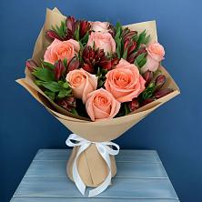 Букет цветов из:  Розы и Альстромерии в Гурьевске Калининградской области