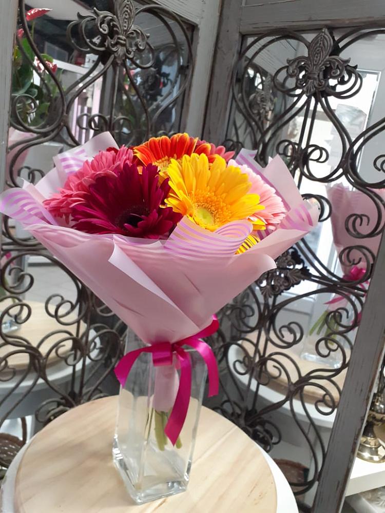 Букет цветов из: Герберы в Гурьевске Калининградской области