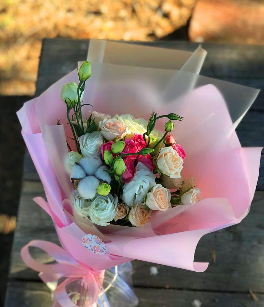 Букет цветов из: Розы и Лизиантусы в Гурьевске Калининградской области