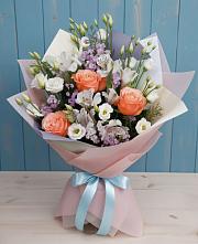 Букет цветов из:  Лизиантусы, Розы, Альстромерии и Гипсофила в Гурьевске Калининградской области