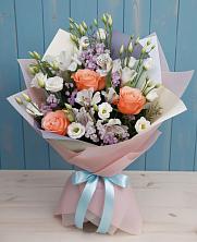 Букет цветов из:  Лизиантусы, Розы, Альстромерии и Гипсофила в Гурьевске Калининградской области