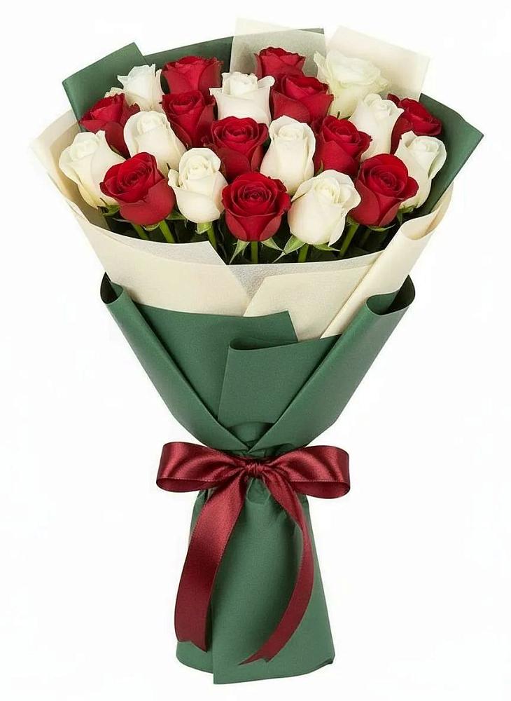 Букет Микс из красных и белых роз в Гурьевске Калининградской области