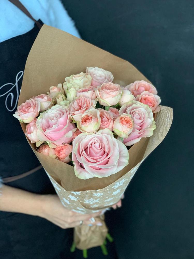 Букет цветов из: Хризантемы и Розы в Гурьевске Калининградской области