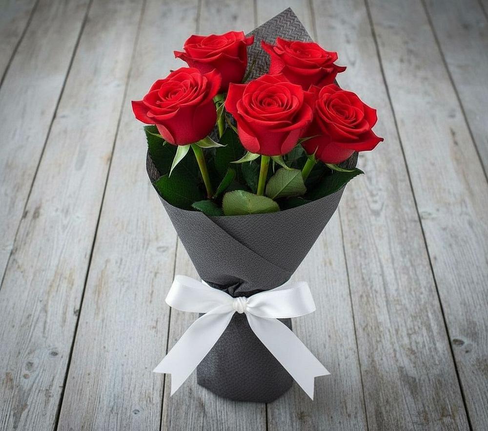Букет 5 Красных роз Эдлесс Лав в Гурьевске Калининградской области