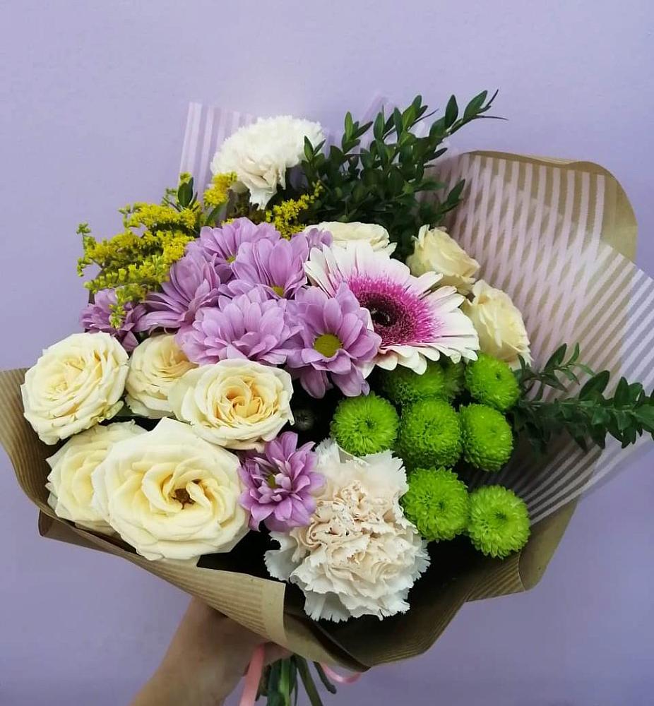 Букет цветов из: Хризантемы, Розы, Гвоздики и Герберы в Гурьевске Калининградской области