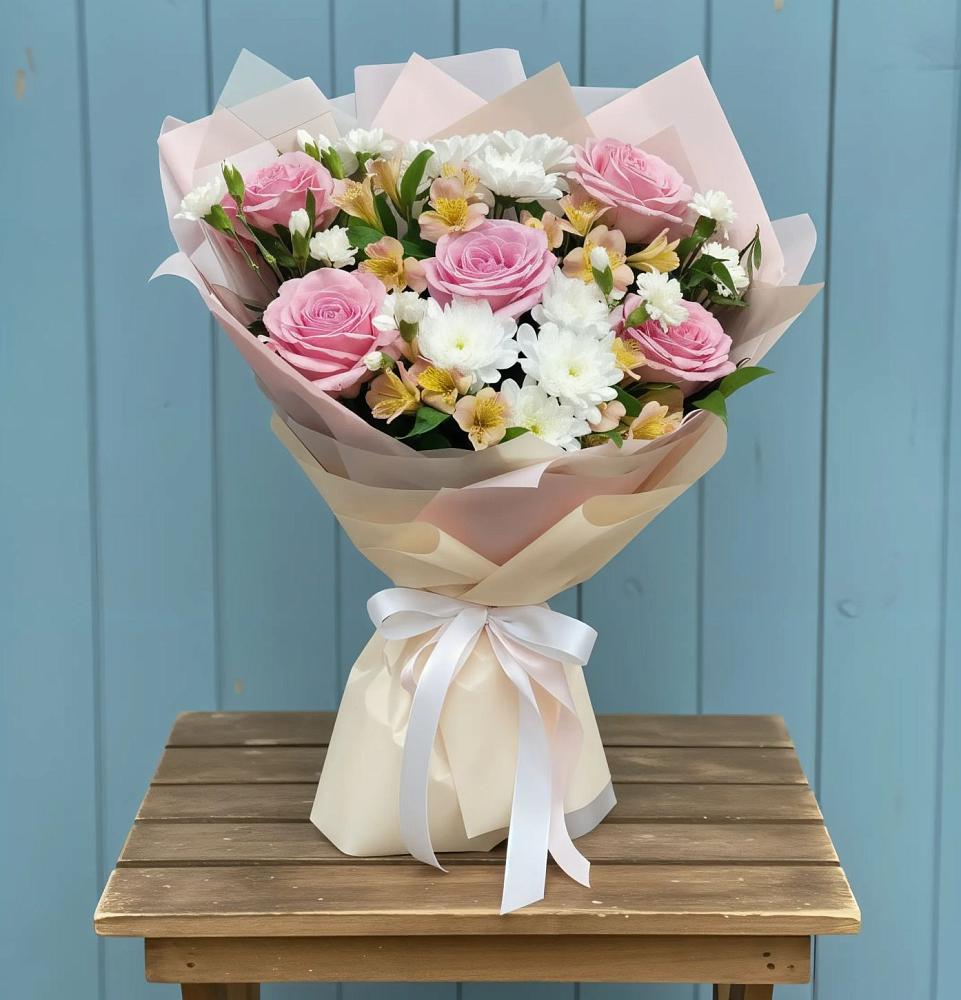 Букет цветов из: Гвоздики, Орхидеи и Розы в Гурьевске Калининградской области