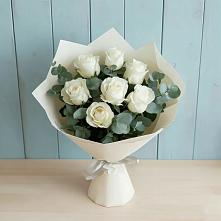 Букет Белые розы в Эвкалипте в Гурьевске Калининградской области