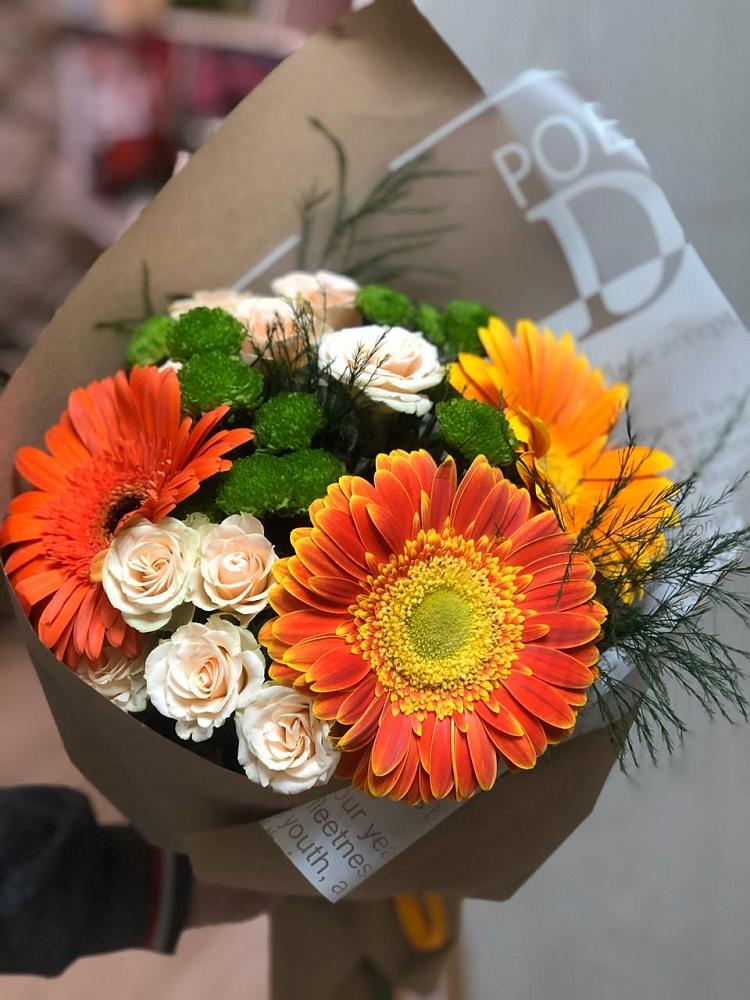 Букет цветов из: Герберы, Хризантемы и Розы в Гурьевске Калининградской области